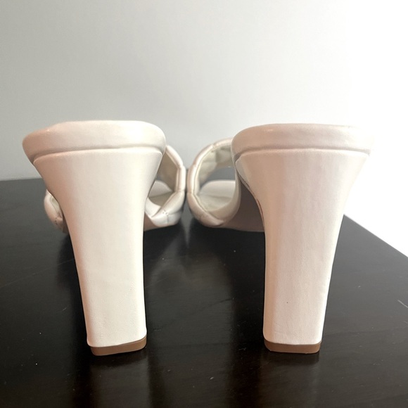 Sandals 👡 cream sz 7.5 - Picture 4 of 4